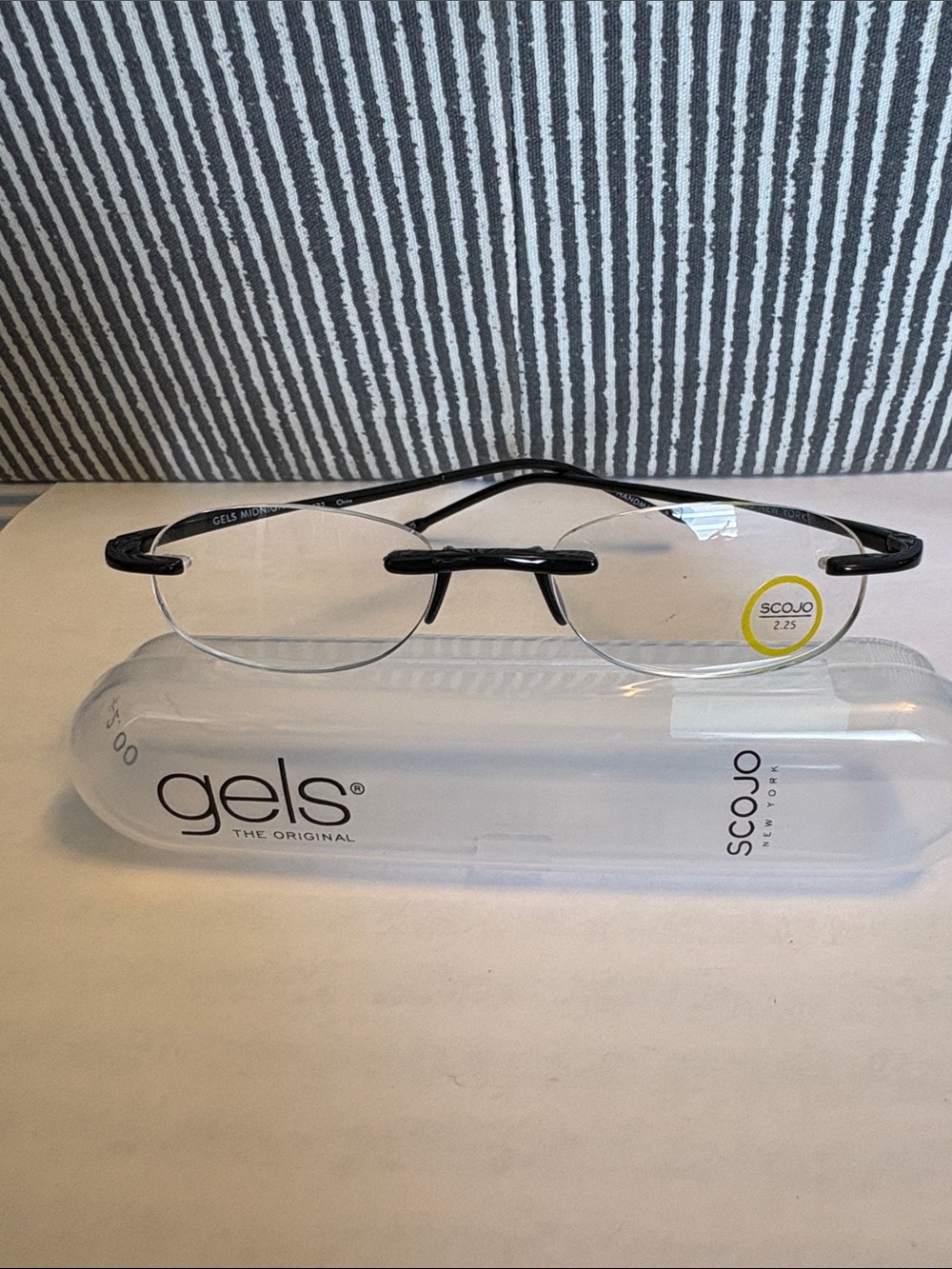 Gels Rimless Reading Glasses — Black Frames, +2.25